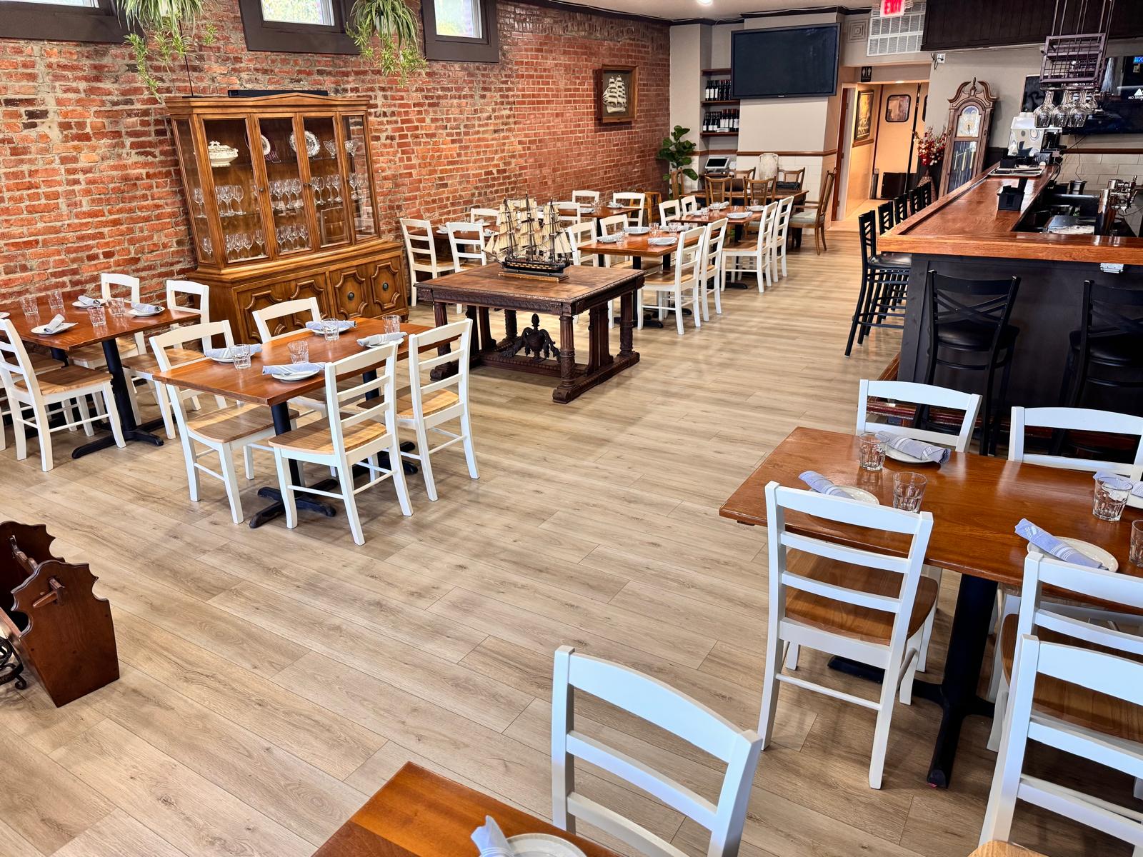 Seven Seas dining room overlooking the water